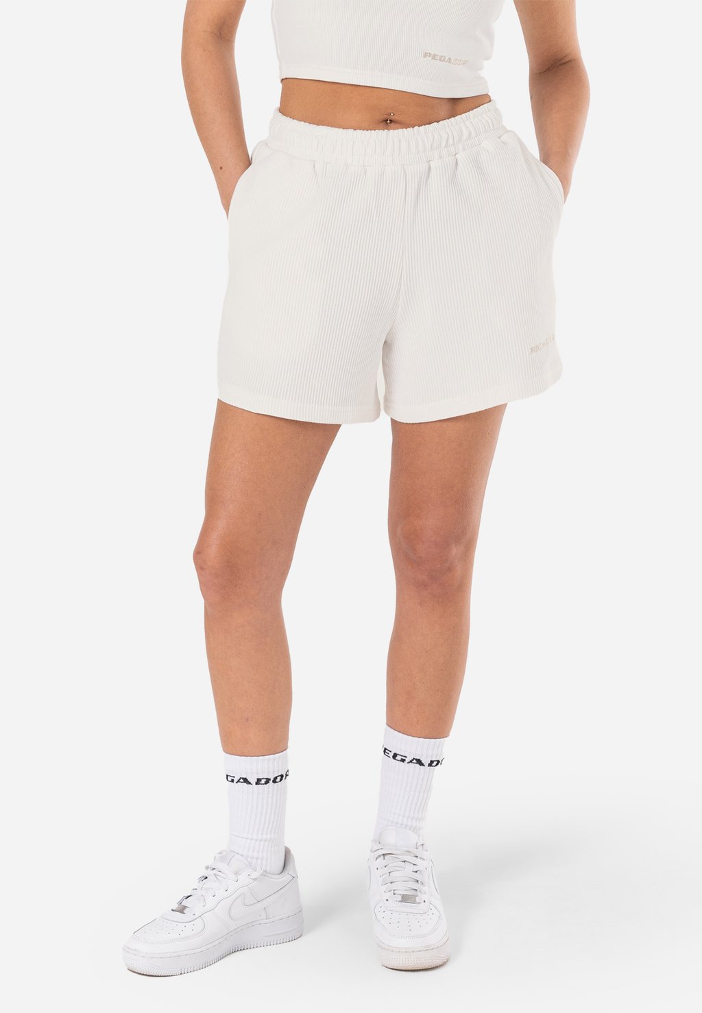 

Шорты AMANDA - Tracksuit bottoms Pegador, кремовый
