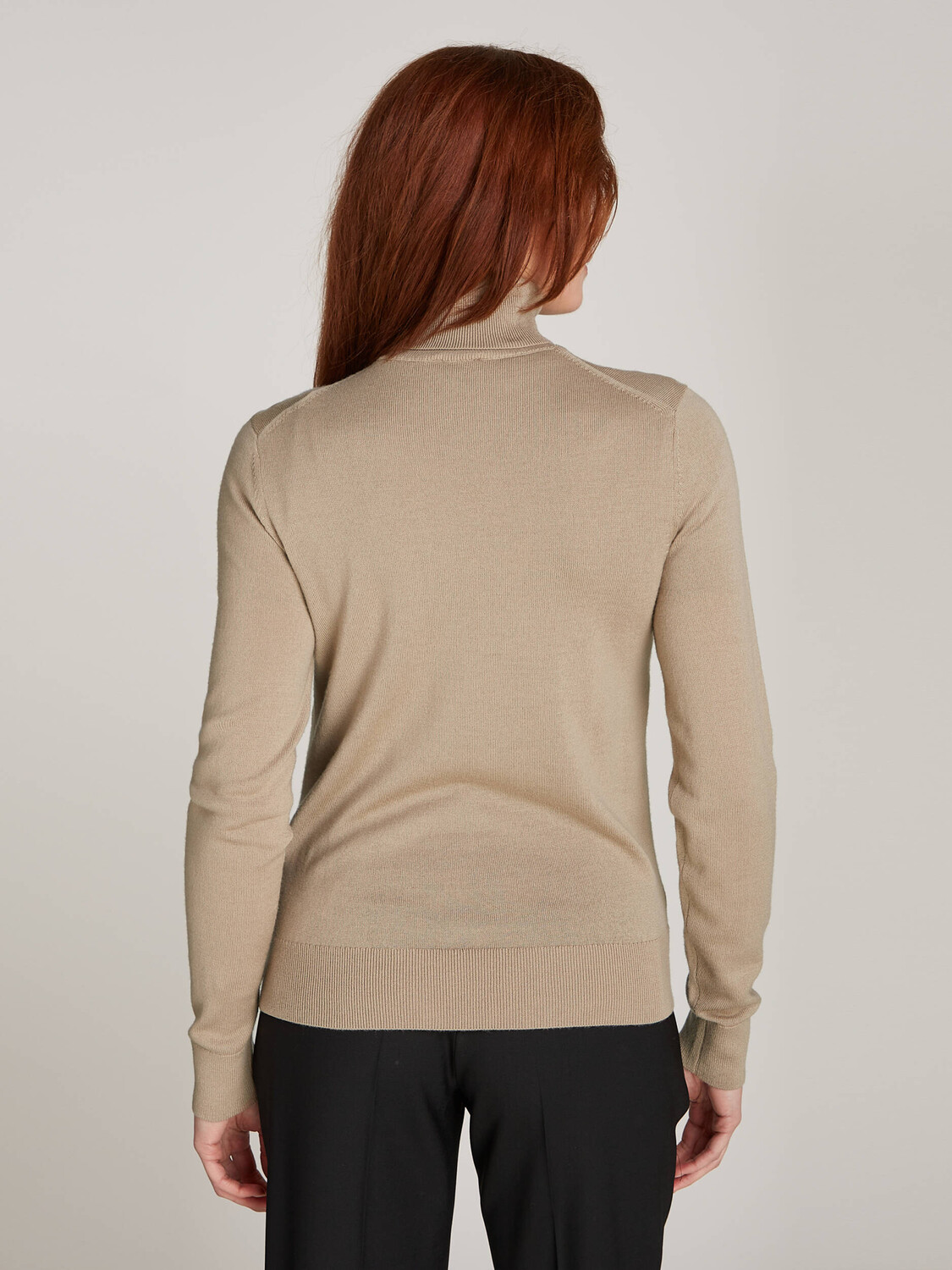 Свитер из шерсти Calvin Klein Regular Fit, бежевый — фото 2