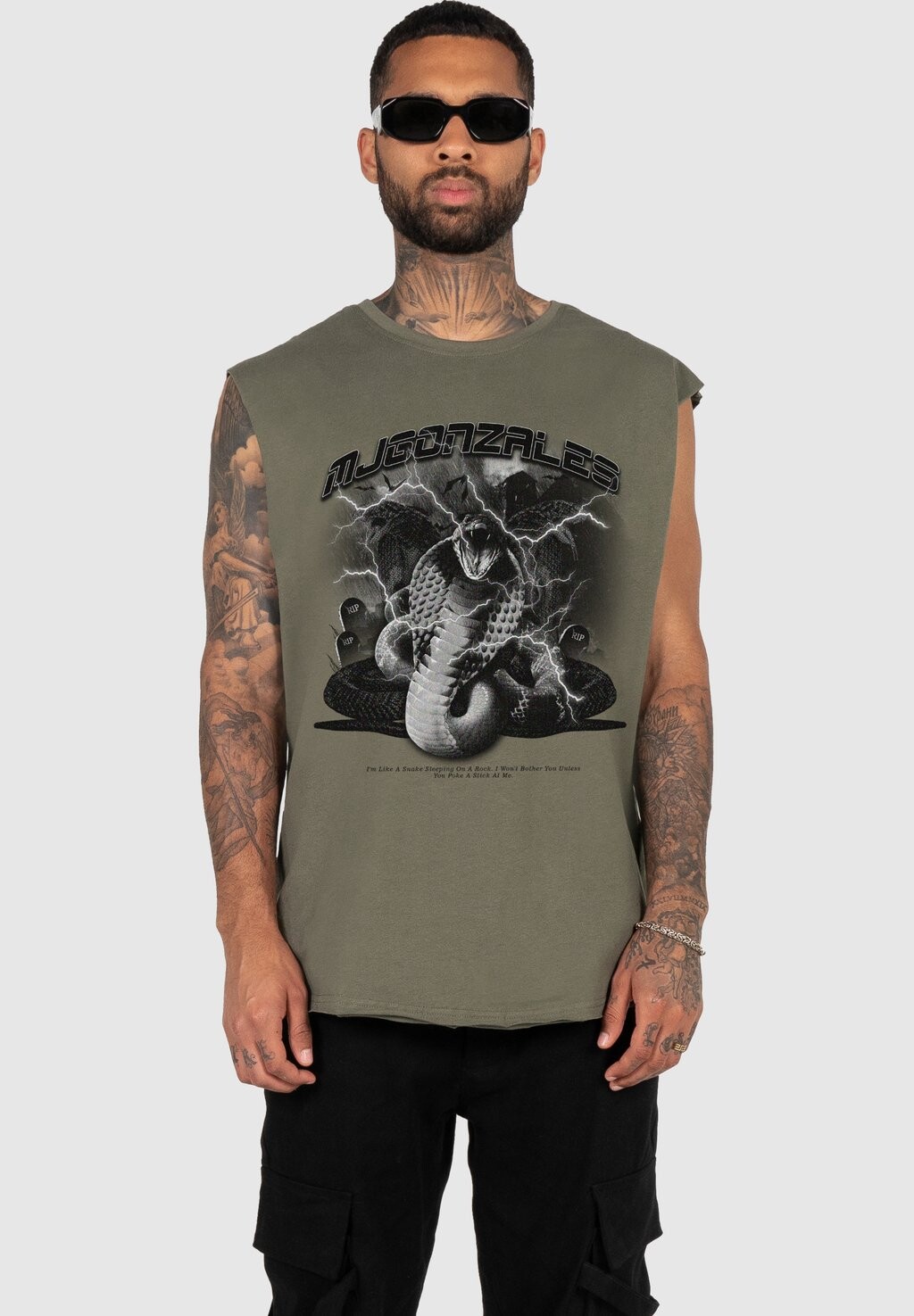 

Топ TOXIC SLEEVELESS MJ Gonzales, оливковый