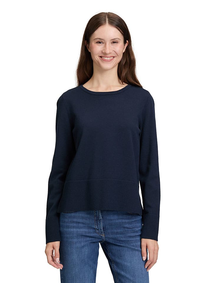 

Темно-синий свитер Betty Barclay