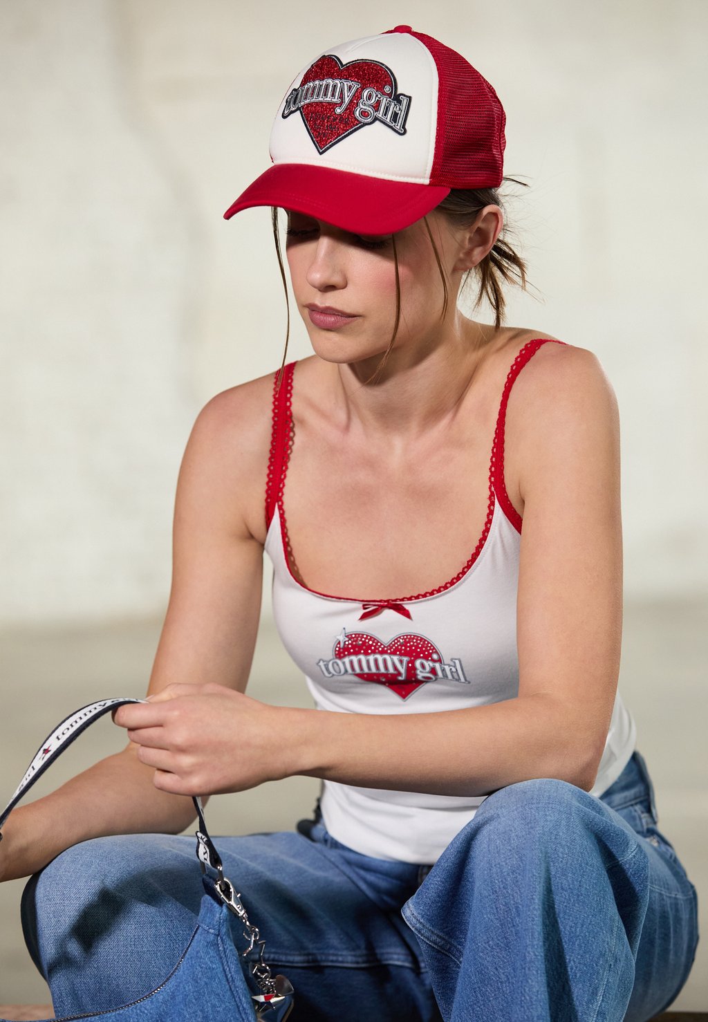 

Бейсболка TOMMY GIRL Tommy Jeans, красный