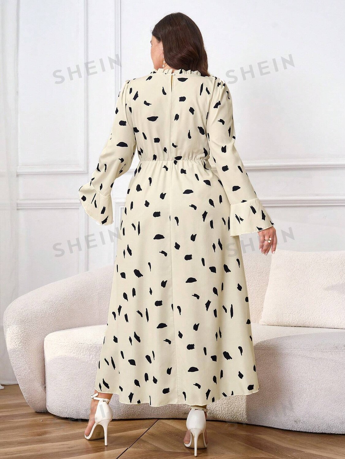 

Modely Платье с развевающимися рукавами и принтом Allover для праздников Shein, мультиколор