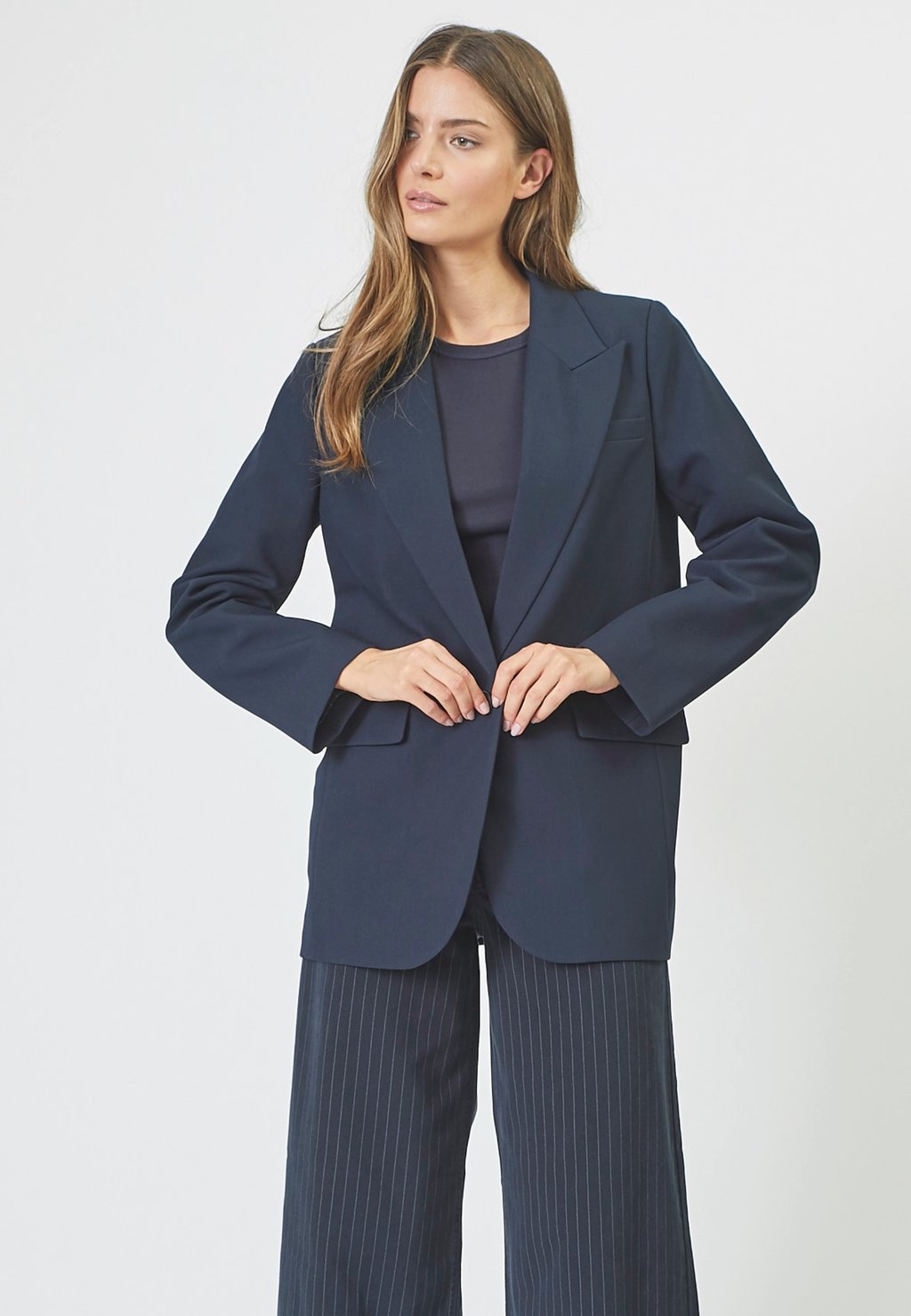 

Блейзер VOLACC SINGLE OVERSIZE BLAZER Co'couture, темно-синий