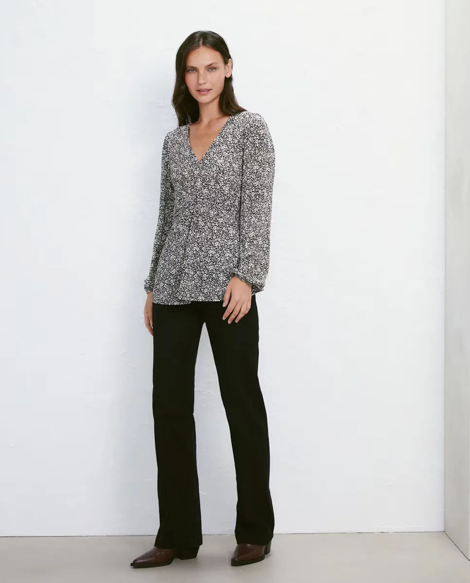 

Женская футболка с длинными рукавами и узлом на груди Easy Wear, черный
