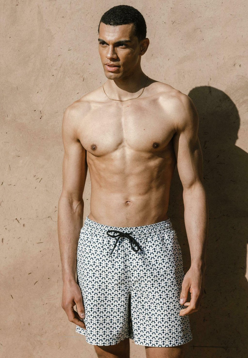 

Шорты для плавания GEOMETRIC PRINT Chelsea Peers, черный