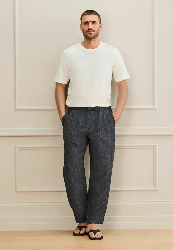 Брюки Next, Relaxed fit signature heritage linen trousers, цвет темно-синий в полоску