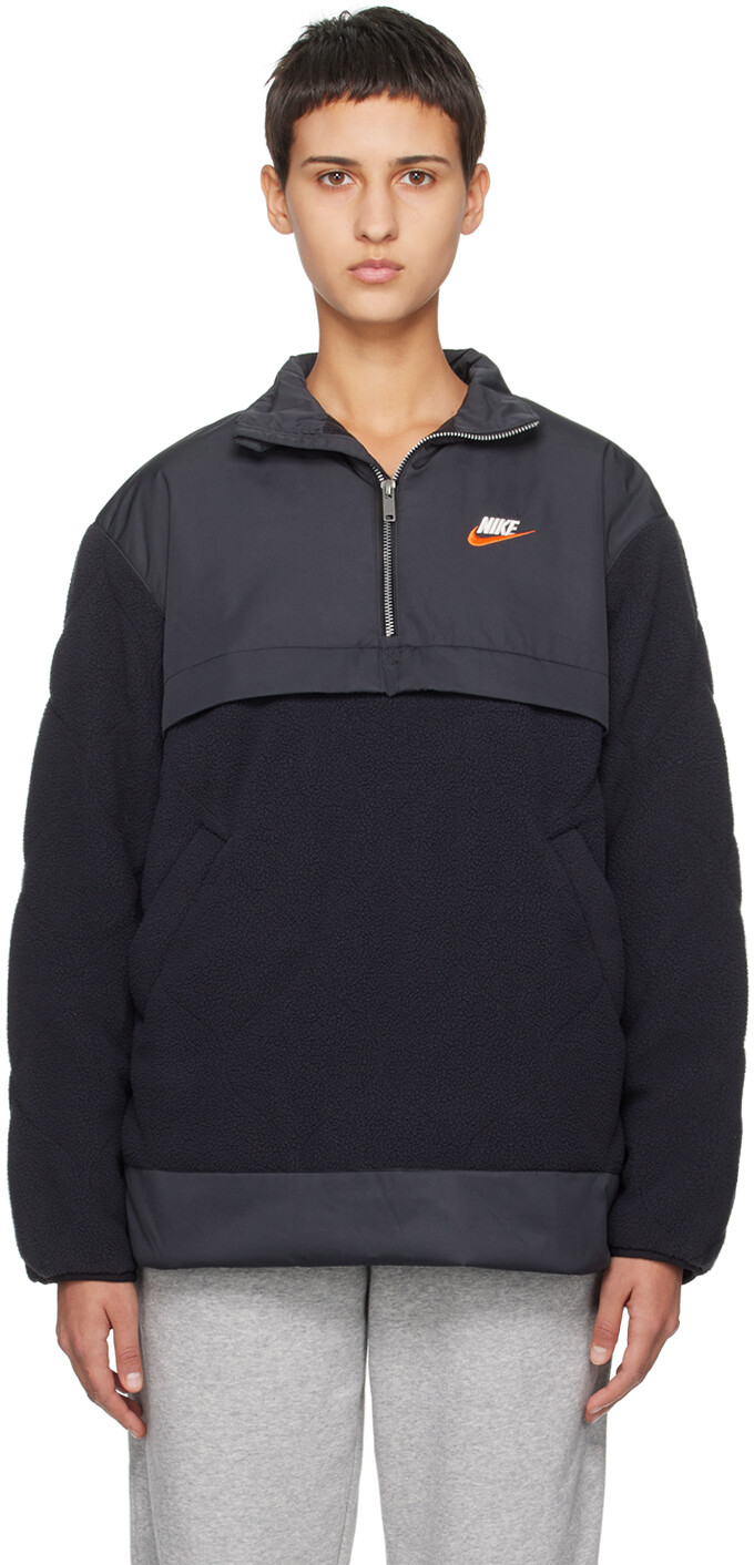 

Черная куртка на молнии Nike