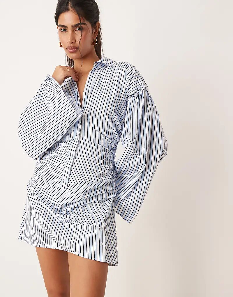 

Платье-рубашка мини ASOS DESIGN с присборенной талией и расклешенными рукавами в синюю полоску