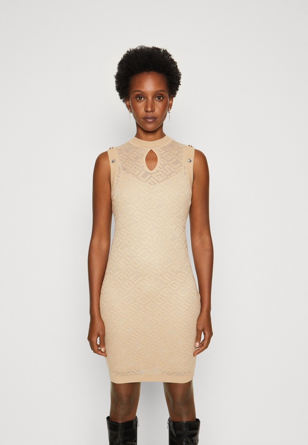 

Платье-футляр Guess CHELSEA LOGO DRESS, пенистый темно-серый мульти