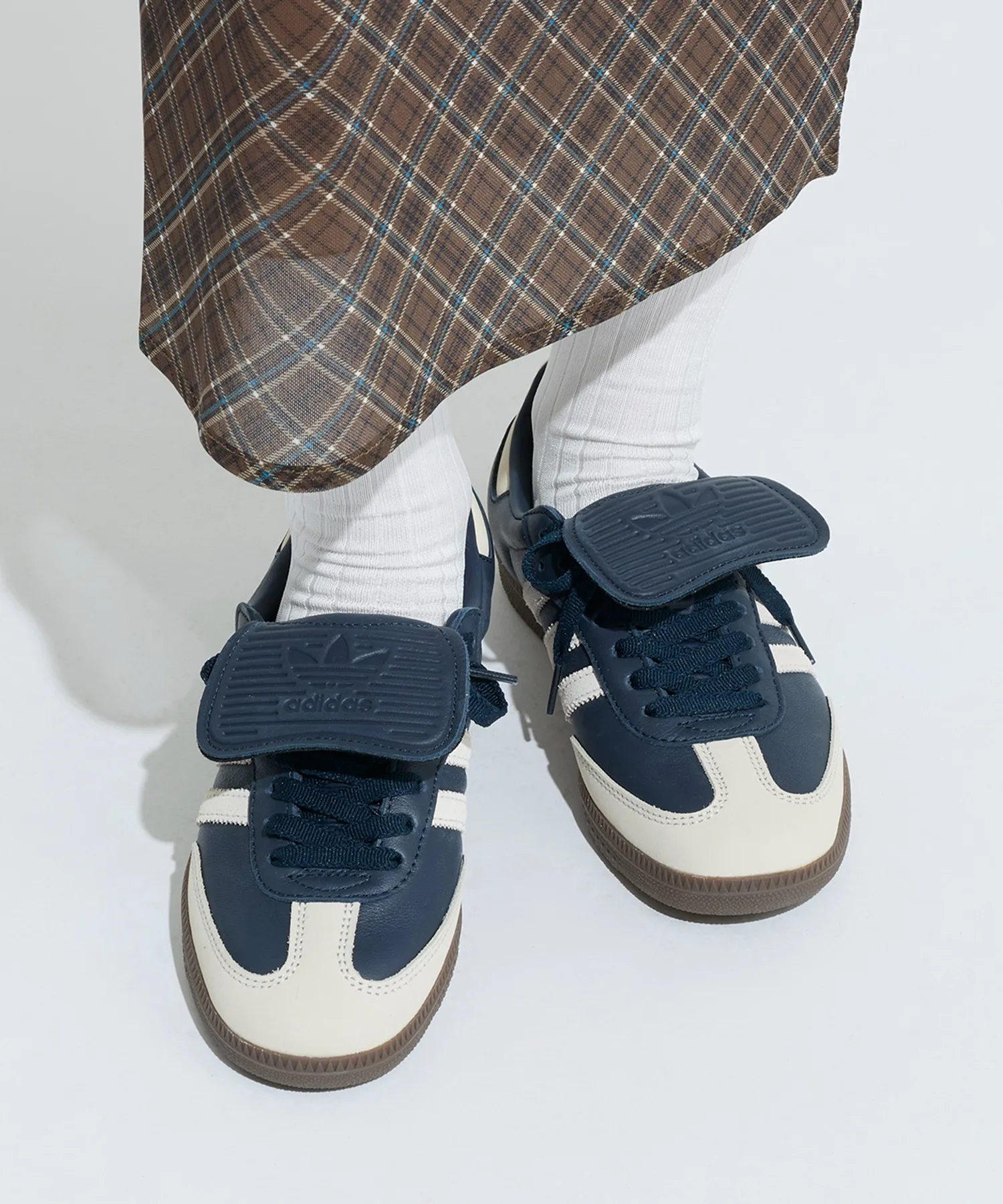 Унисекс кроссовки adidas Samba LT с замшей тёмно-синие — фото 3