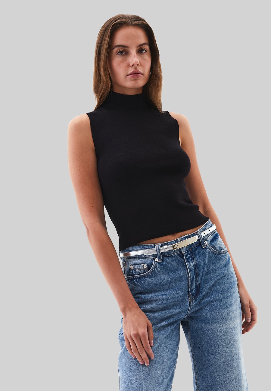 

Топ OXXO HIGH NECK TANK, Black