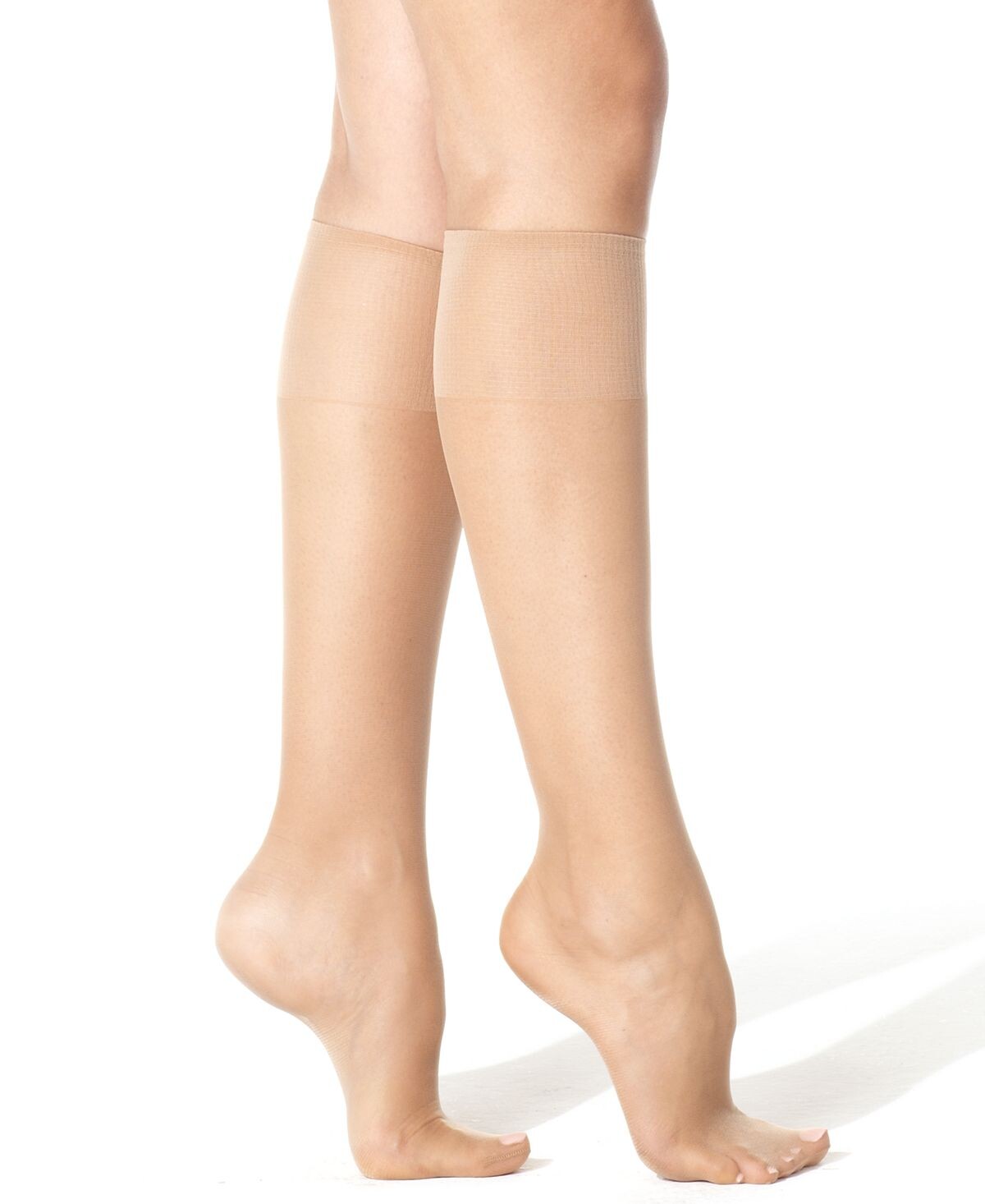 

Шелковистые прозрачные гольфы Silk Reflections с усиленным мыском Hanes