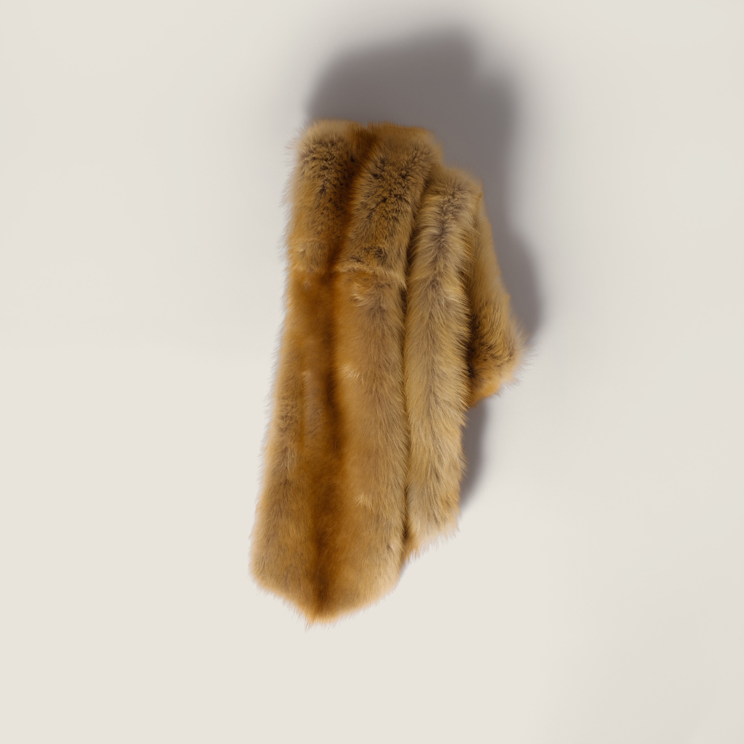 

Шарф-накидка из овчины MIU MIU, карамель