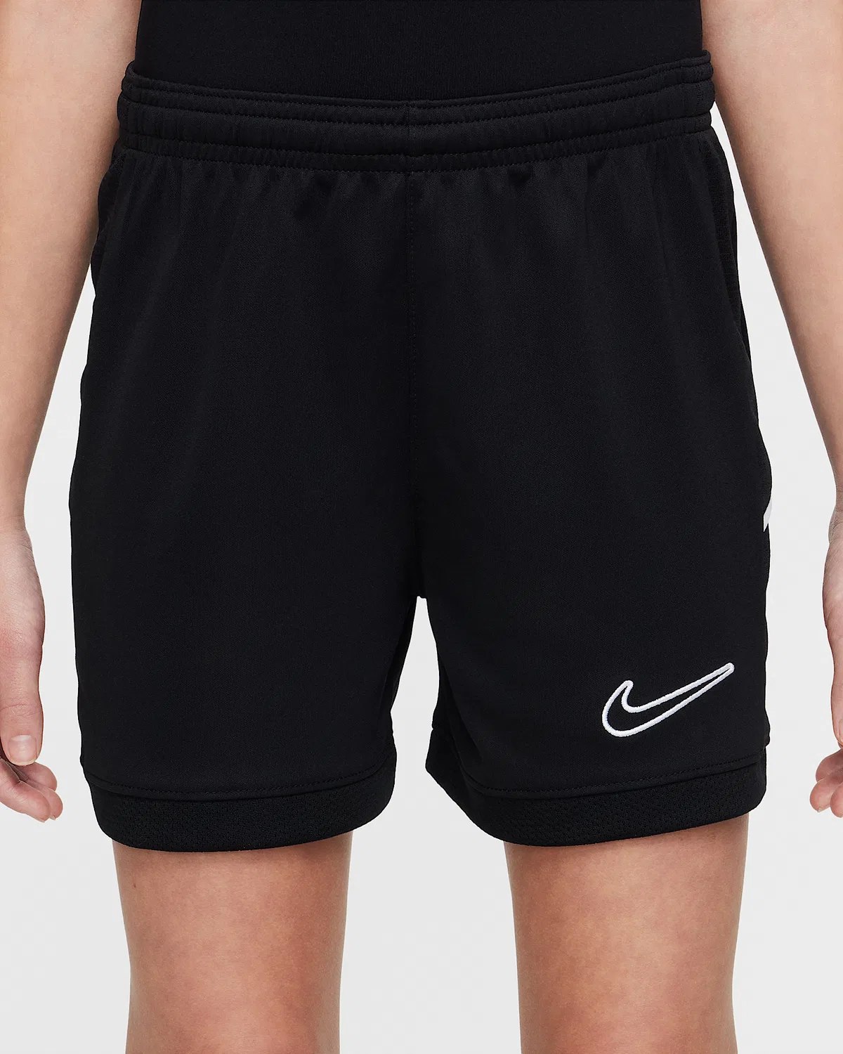 Детские футбольные шорты Nike Academy Dri-FIT 4", Black/Black/White — фото 2