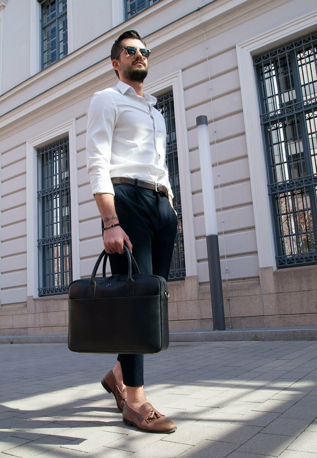 

Портфель NAOS Pure Leather Studio, цвет midnight black