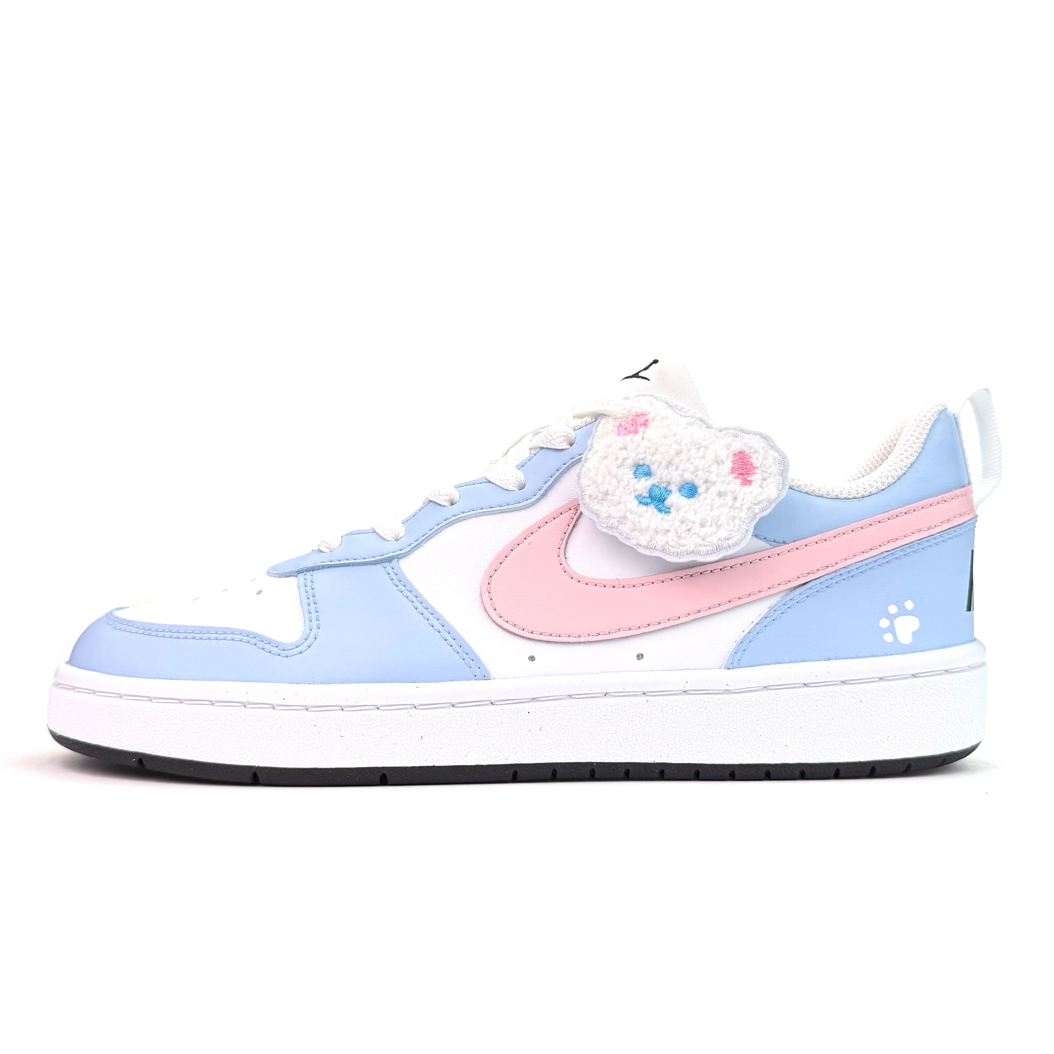 

Nike Детские кроссовки для скейтбординга Court Borough Milk Salt Bear, устойчивые к истиранию, дышащие, с низким верхом, розовые, синие, белые.