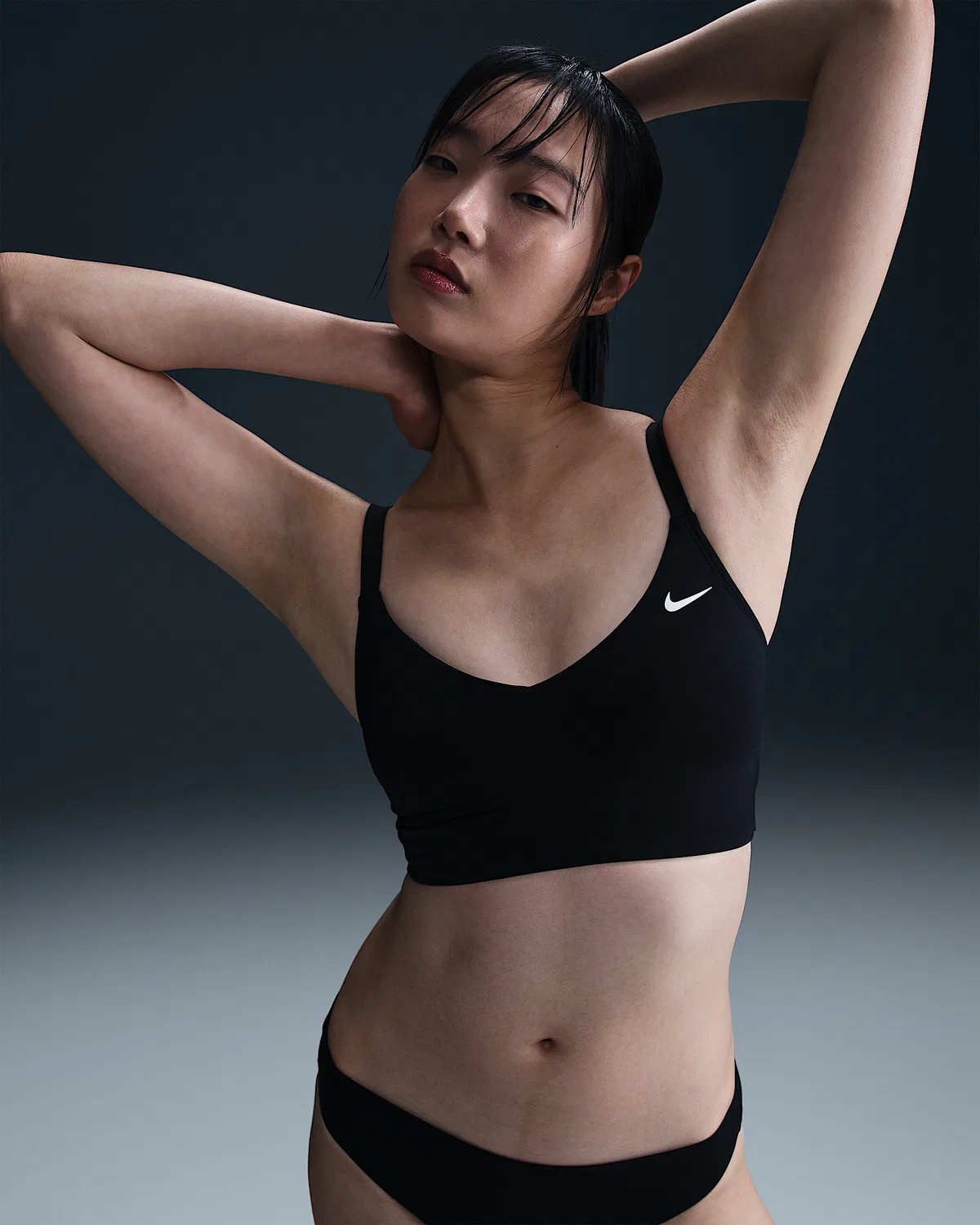 Женский V-образный топ Nike Swim Effortless Essential, Black