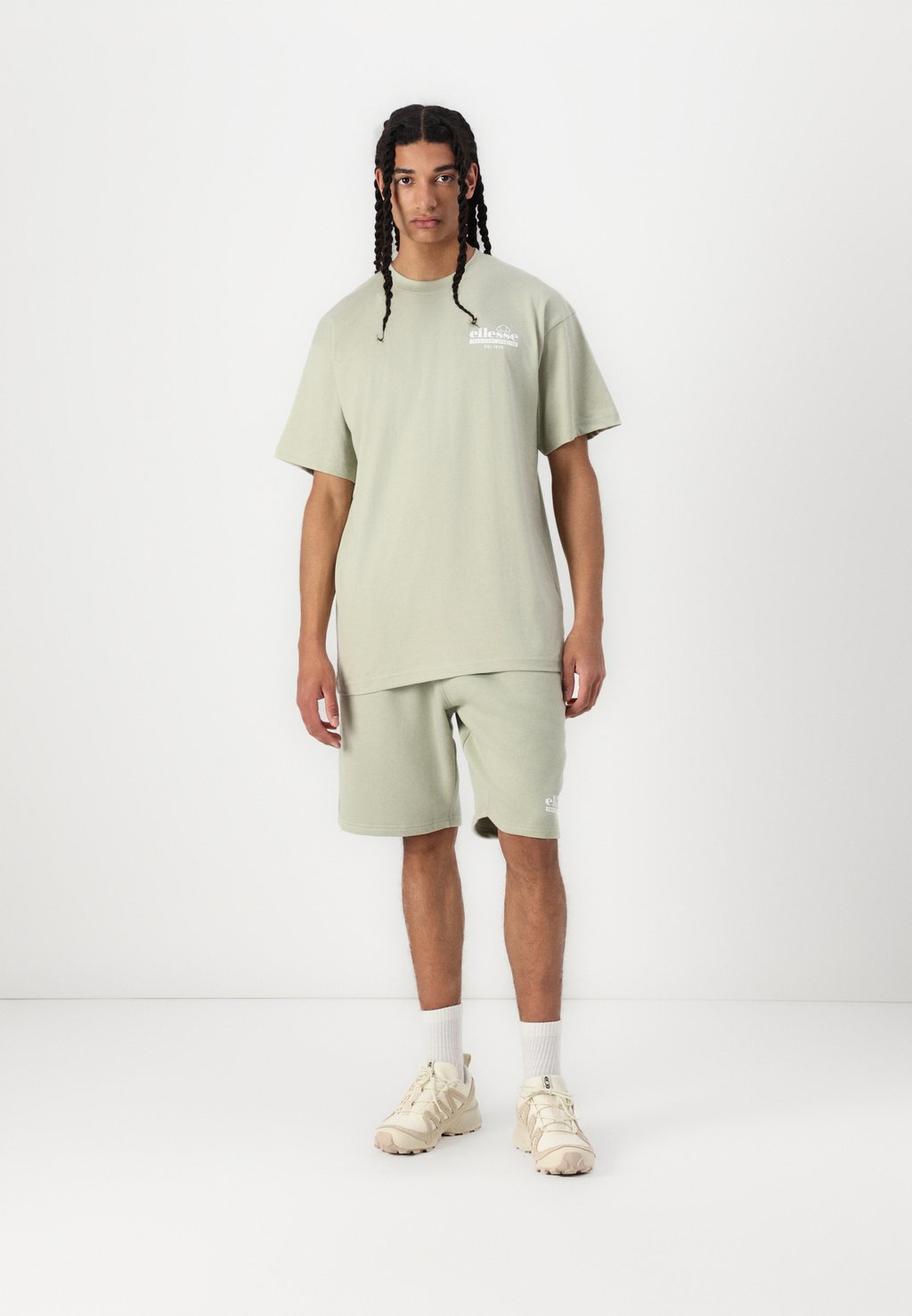 

Базовая футболка MENOTRE TEE SHORT SET - Tracksuit bottoms Ellesse, зеленый
