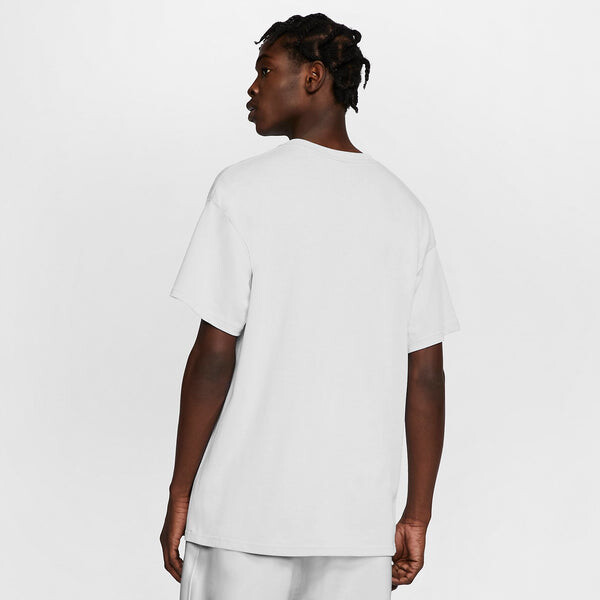 Футболка Nike Solo Swoosh T-Shirt 'White', цвет phantom/white — фото 2