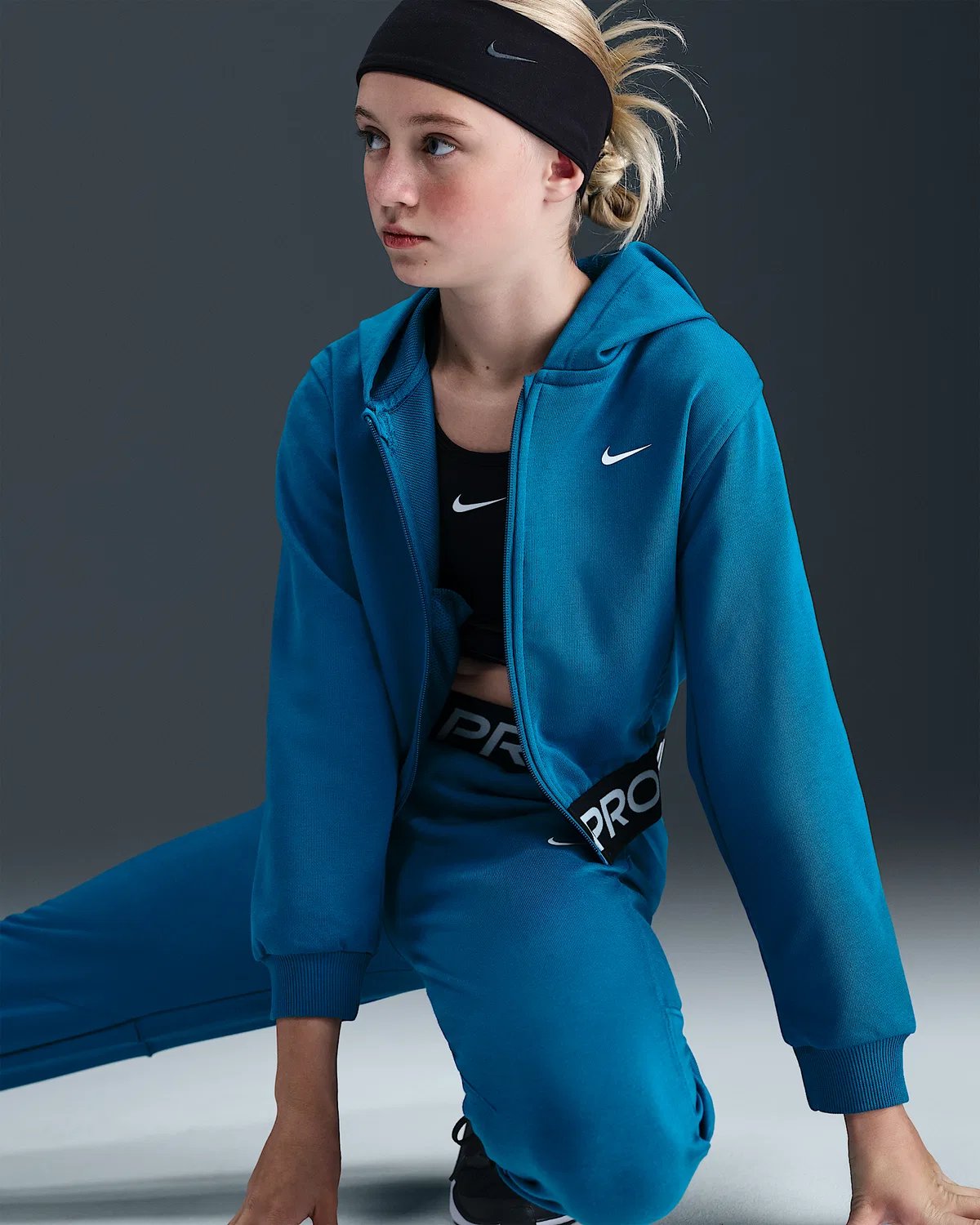 Детская (девичья) флисовая кофта Nike Pro Fleece Dri-FIT на молнии, Green Abyss/Green Abyss/Black/White — фото 3