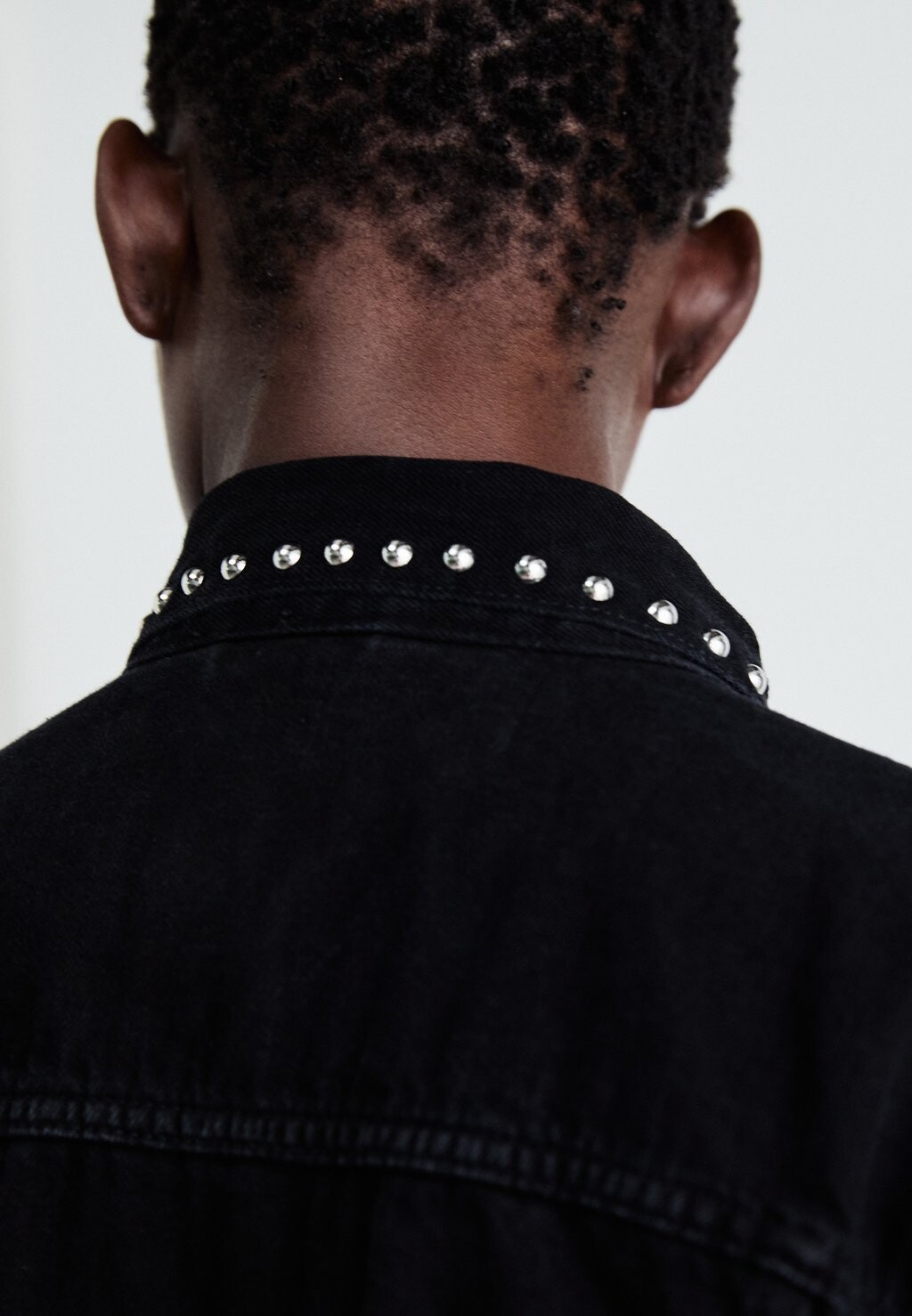 

Джинсовая куртка OVERSIZED STUDDED ICON HEMLSLEY GAP, черный