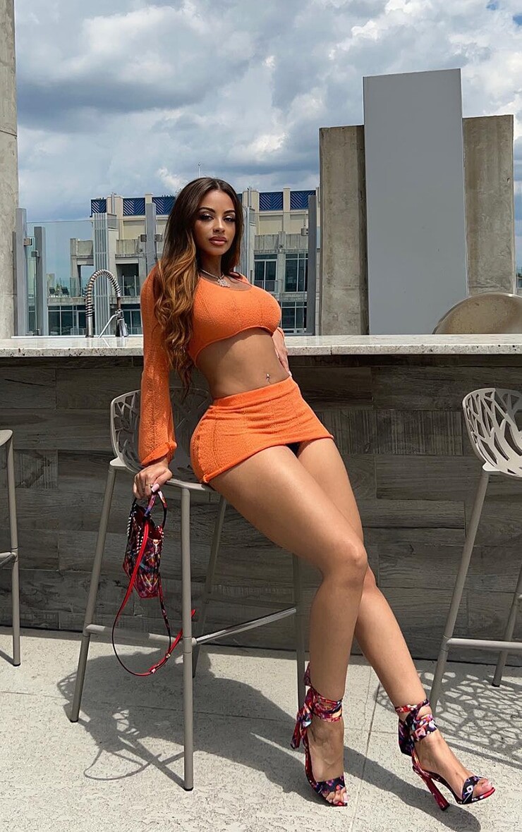 

PrettyLittleThing Оранжевая трикотажная микро-мини-юбка Shape Orange