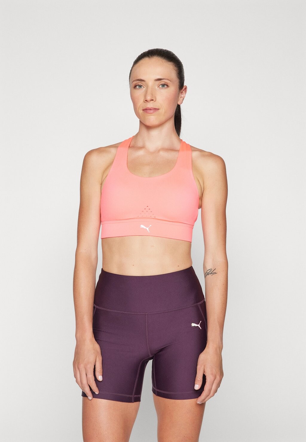 

Спортивные бюстгальтеры с высокой поддержкой RUN BRA Puma, неон фуксия