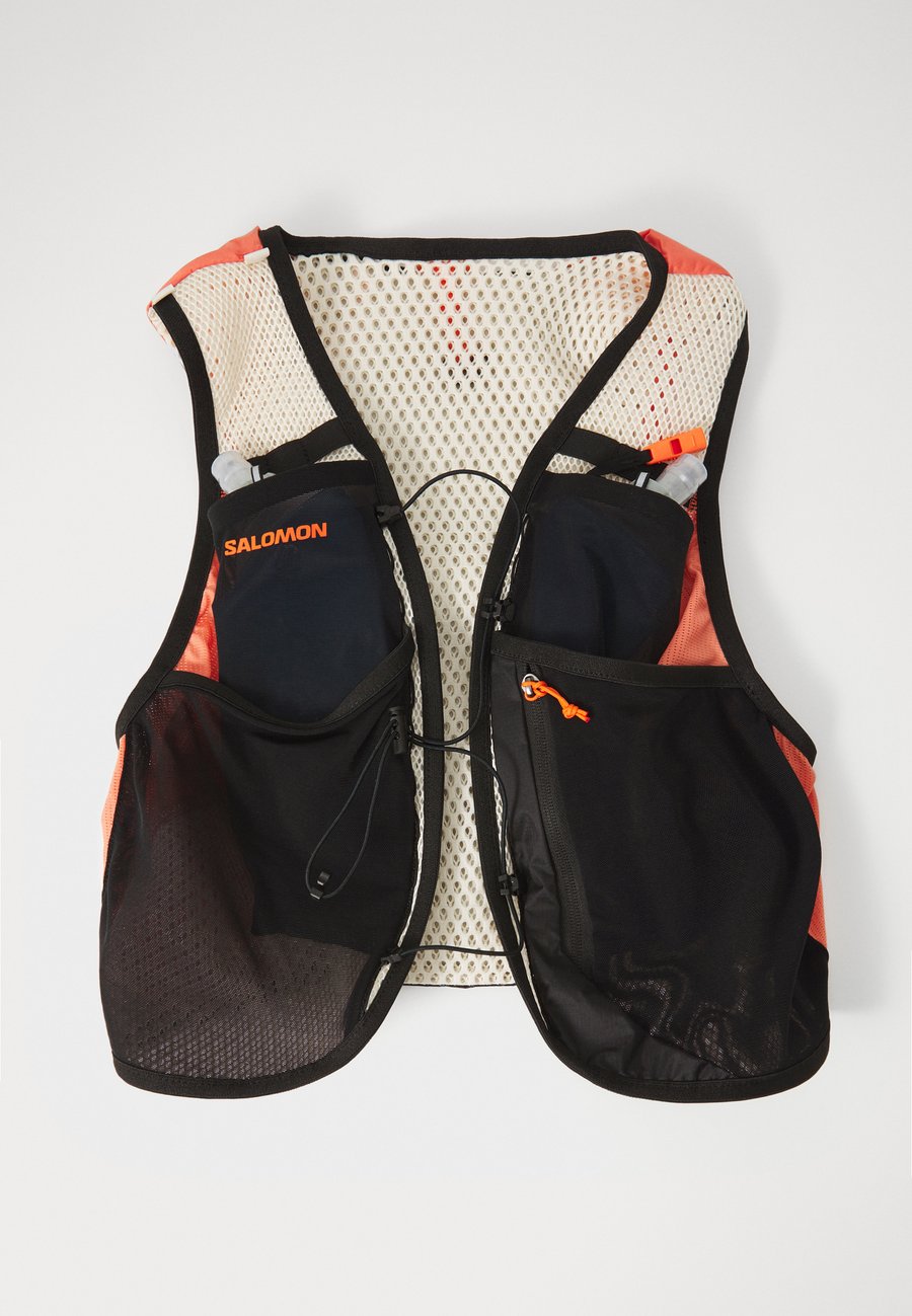 

Рюкзак Salomon ACTIVE SKIN 4 WOMEN SET, Emerglow/Black/Black