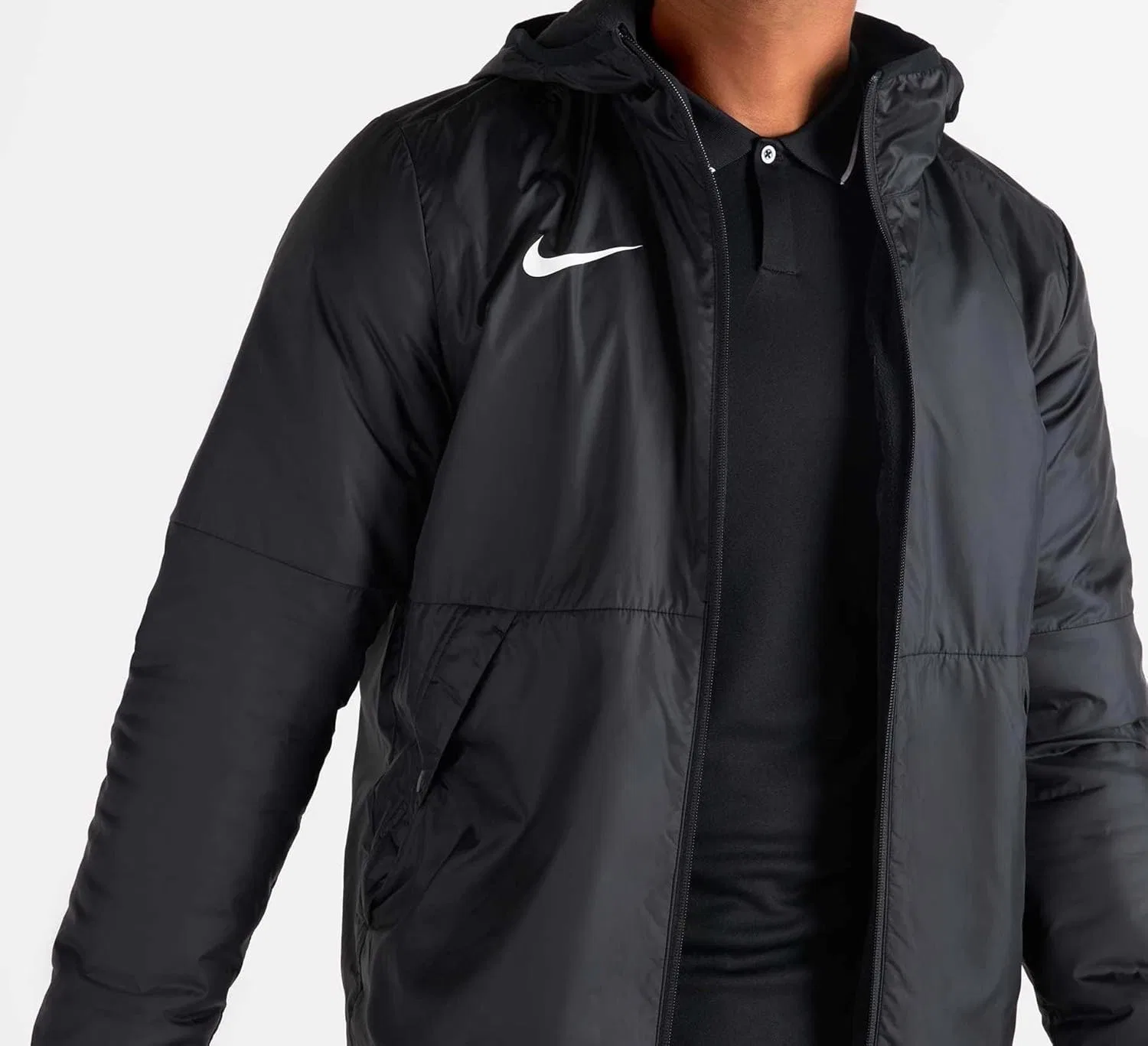 Мужская куртка с водоотталкивающей отделкой Nike, Black — фото 4