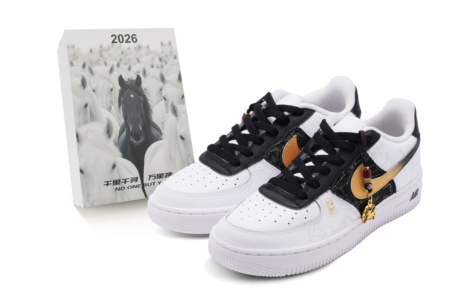 

Nike Детские низкие кроссовки для скейтбординга Air Force 1 White Horse Golden Saddle из нескользящей и износостойкой кожи