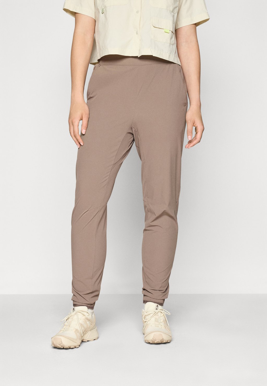 

Брюки для активного отдыха WAYFARER EASE PANTS Salomon, охра