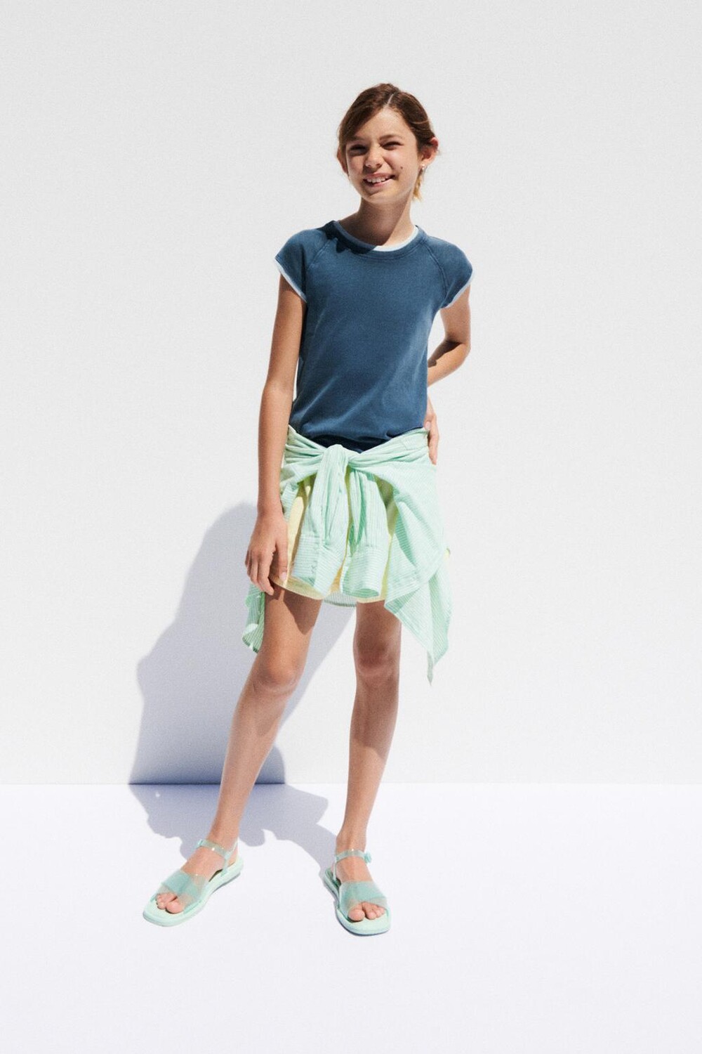 

Виниловые сандалии ZARA, синий