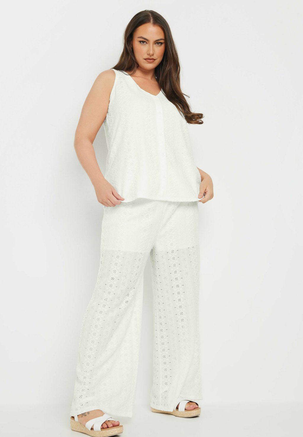 

Блуза BRODERIE ANGLAISE - Top Yours Clothing, белый