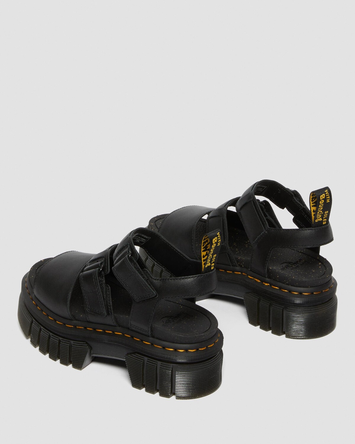 

Кожаные сандалии Ricki Nappa Lux на платформе с 3 ремешками Dr. Martens