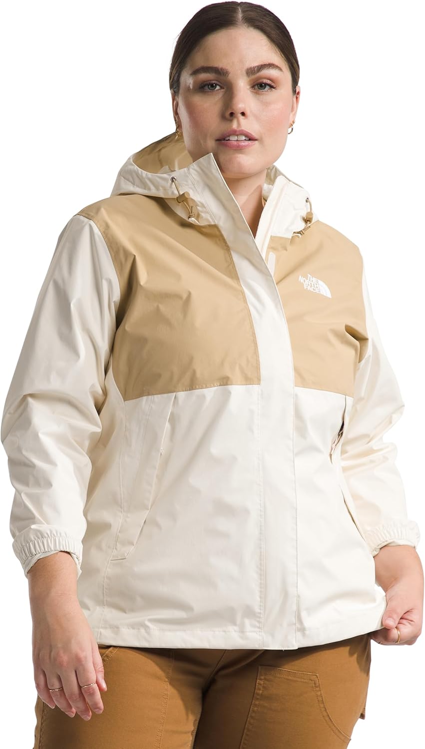 

THE NORTH FACE Женская водонепроницаемая куртка Antora Дышащий дождевик с капюшоном и альпийскими карманами на молнии, White Dune/Khaki Stone