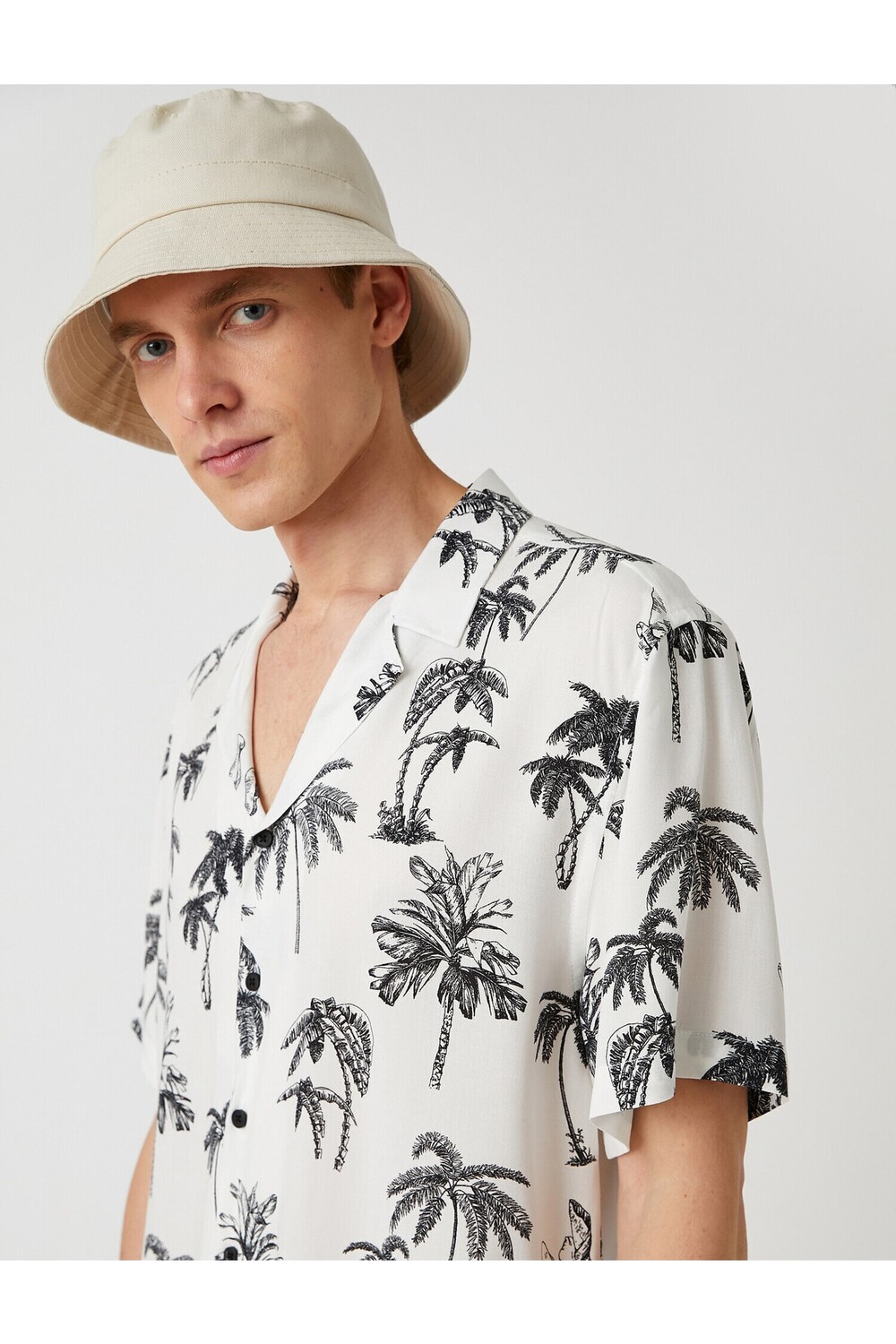 

Рубашка с коротким рукавом и узором пальмы Koton, белый