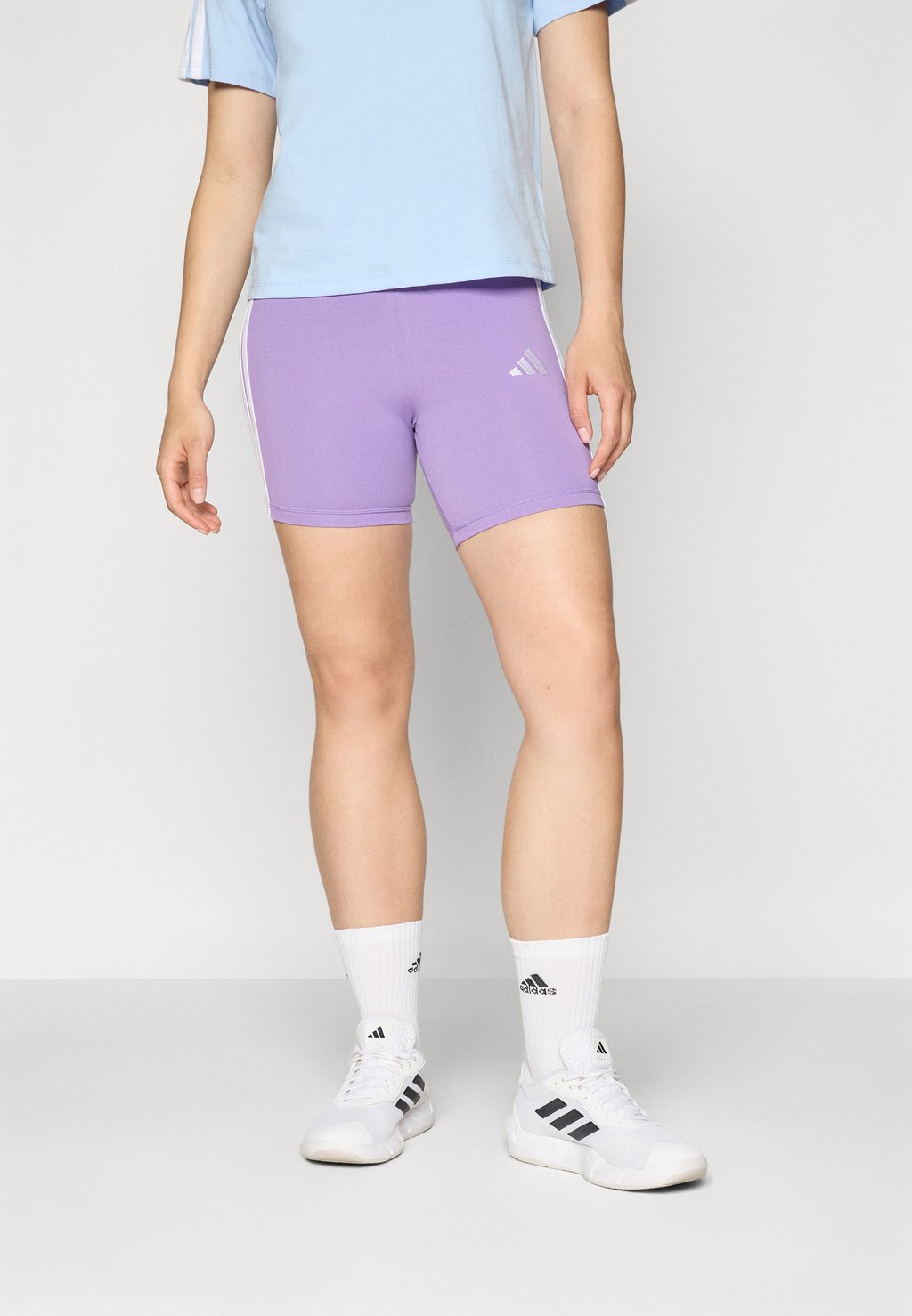 

Леггинсы ESSENTIALS 3 STRIPES HIGH WAISTED BIKER Adidas Sportswear, фиолетовый