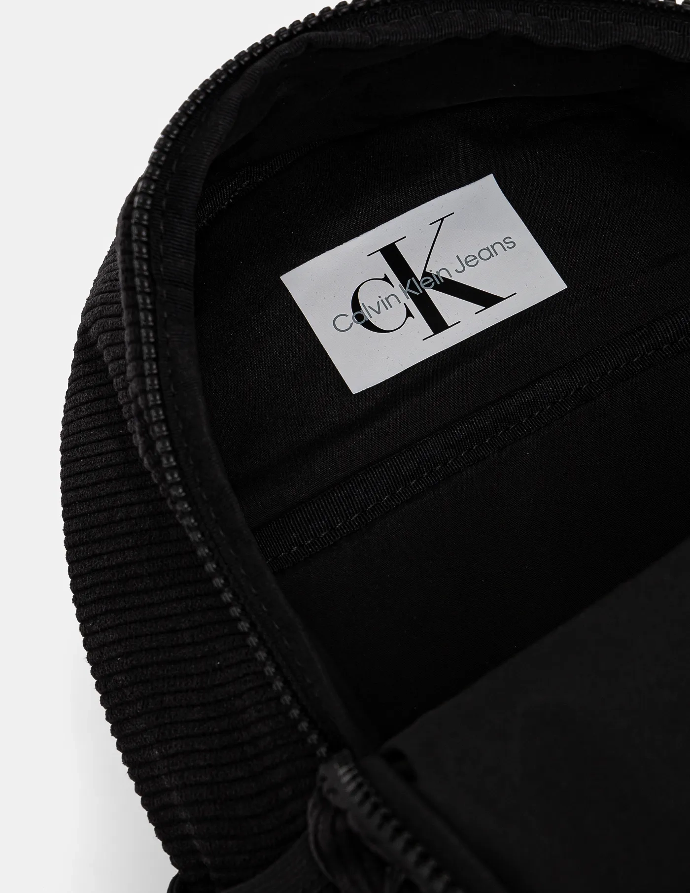 

Детский рюкзак Calvin Klein Jeans, черный