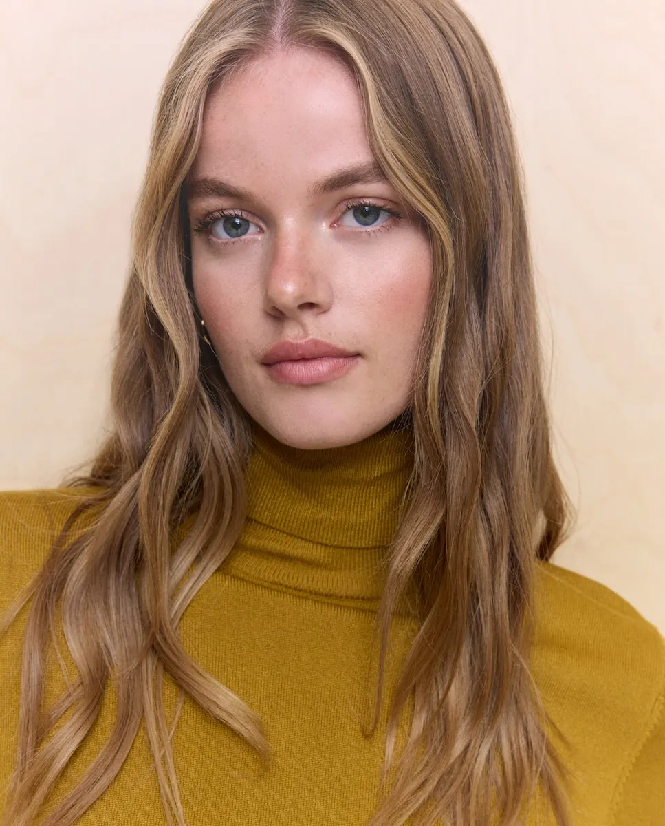 

Женский базовый свитер с высоким воротником Easy Wear, горчичный