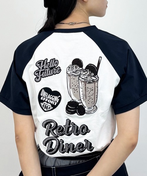 

Футболка с вышивкой NICOLE CLUB