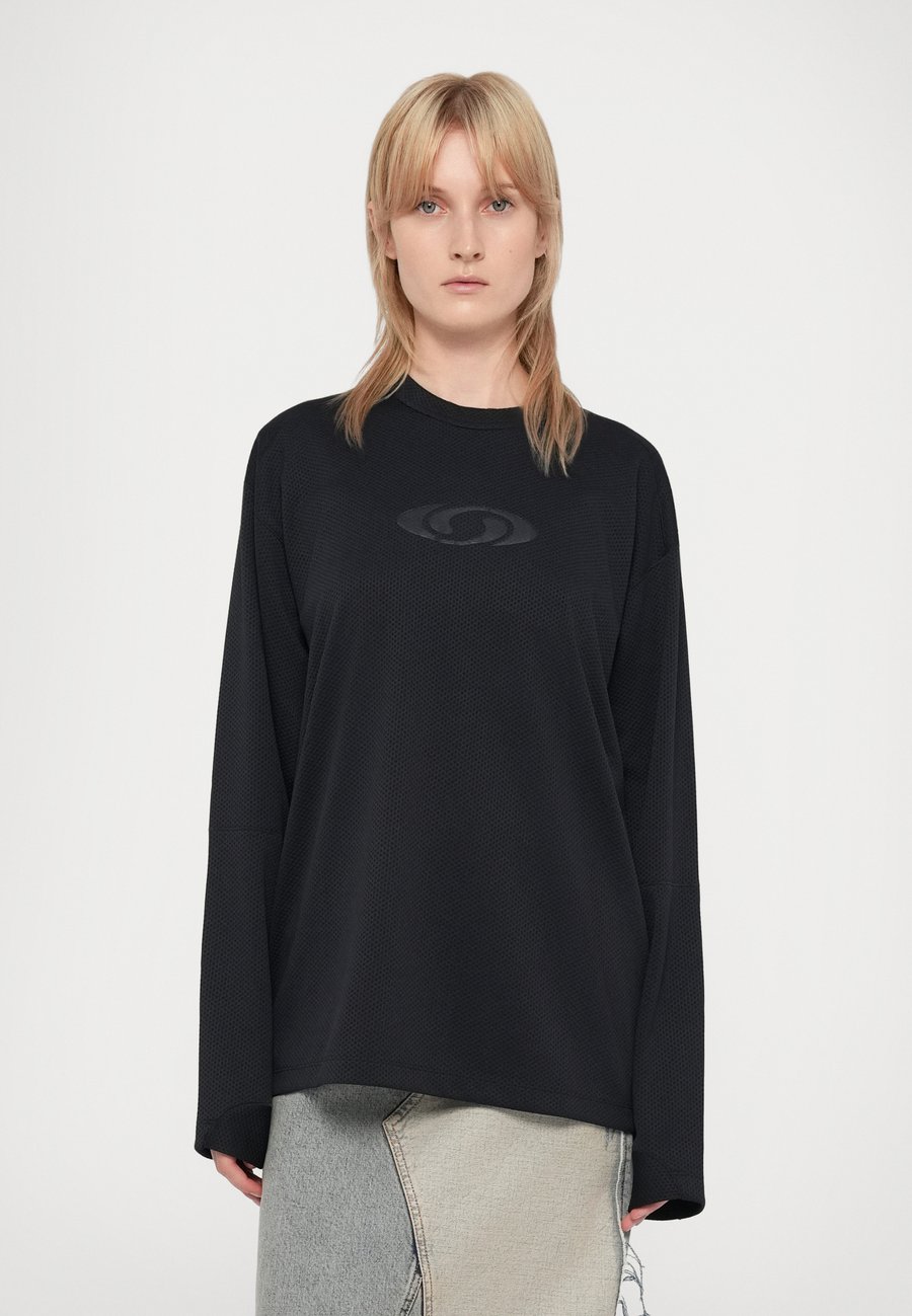 

Топ MM6 Maison Margiela MM6 X SALOMON LONG SLEEVED, Washed Black/Black