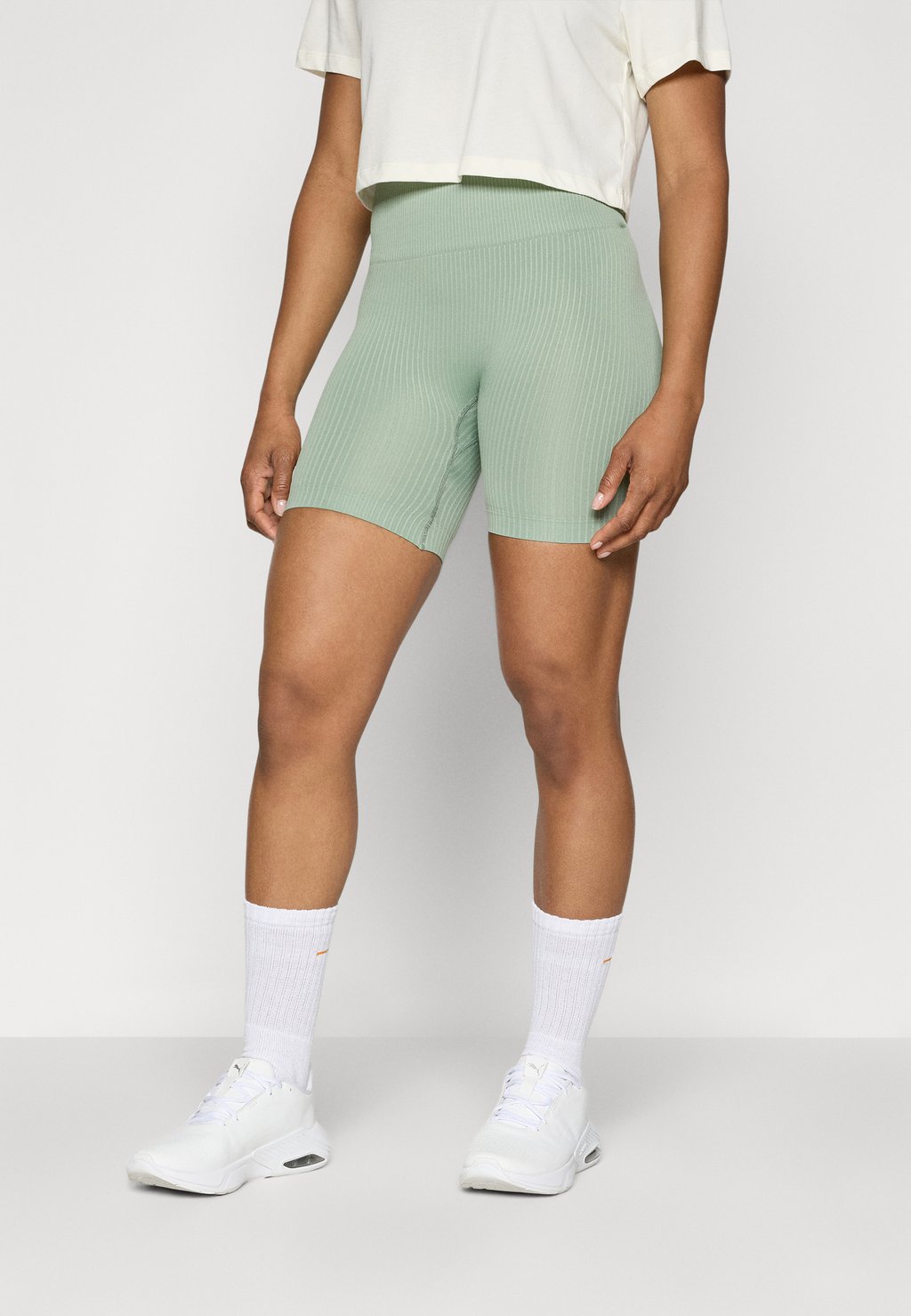 

Леггинсы STUDIO SEAMLESS SHORTS Björn Borg, светло-зеленый