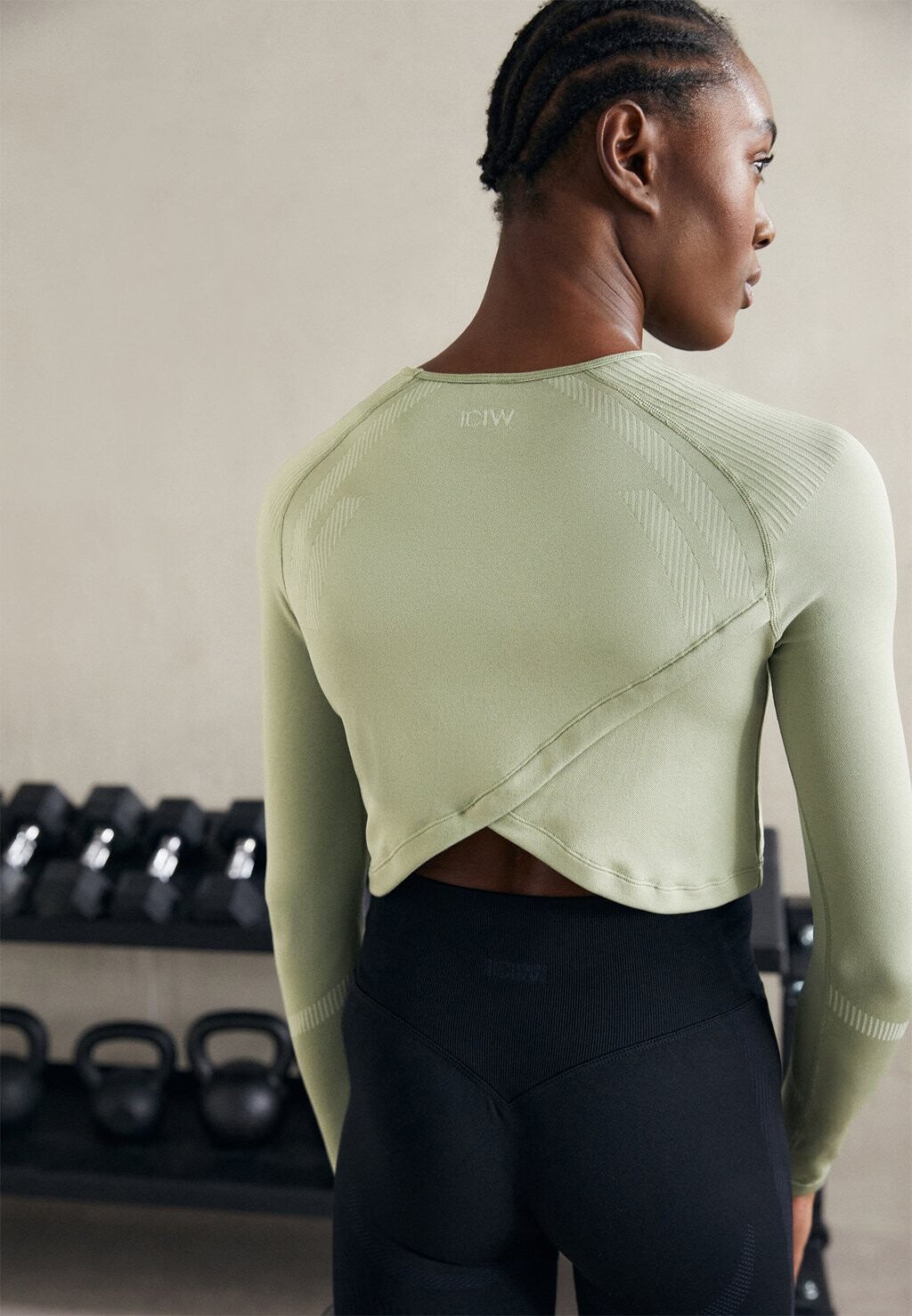 

Топ с длинными рукавами IMPACT SEAMLESS CROP ICANIWILL, цвет light leaf green