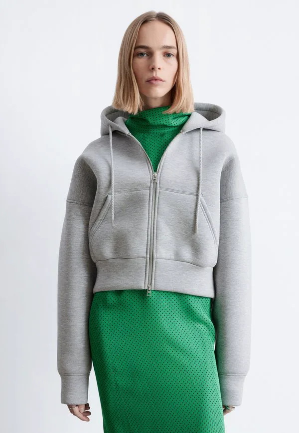 

Укороченная толстовка на молнии в стиле «дайвинг» & Other Stories, Light Grey Melange, Серый, Укороченная толстовка на молнии в стиле «дайвинг» & Other Stories, Light Grey Melange