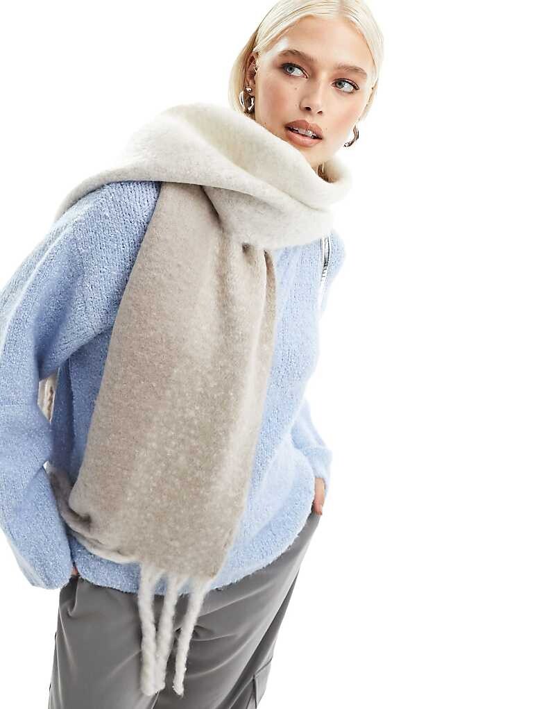 

ASOS DESIGN – Двухцветный пушистый шарф с бахромой натурального цвета