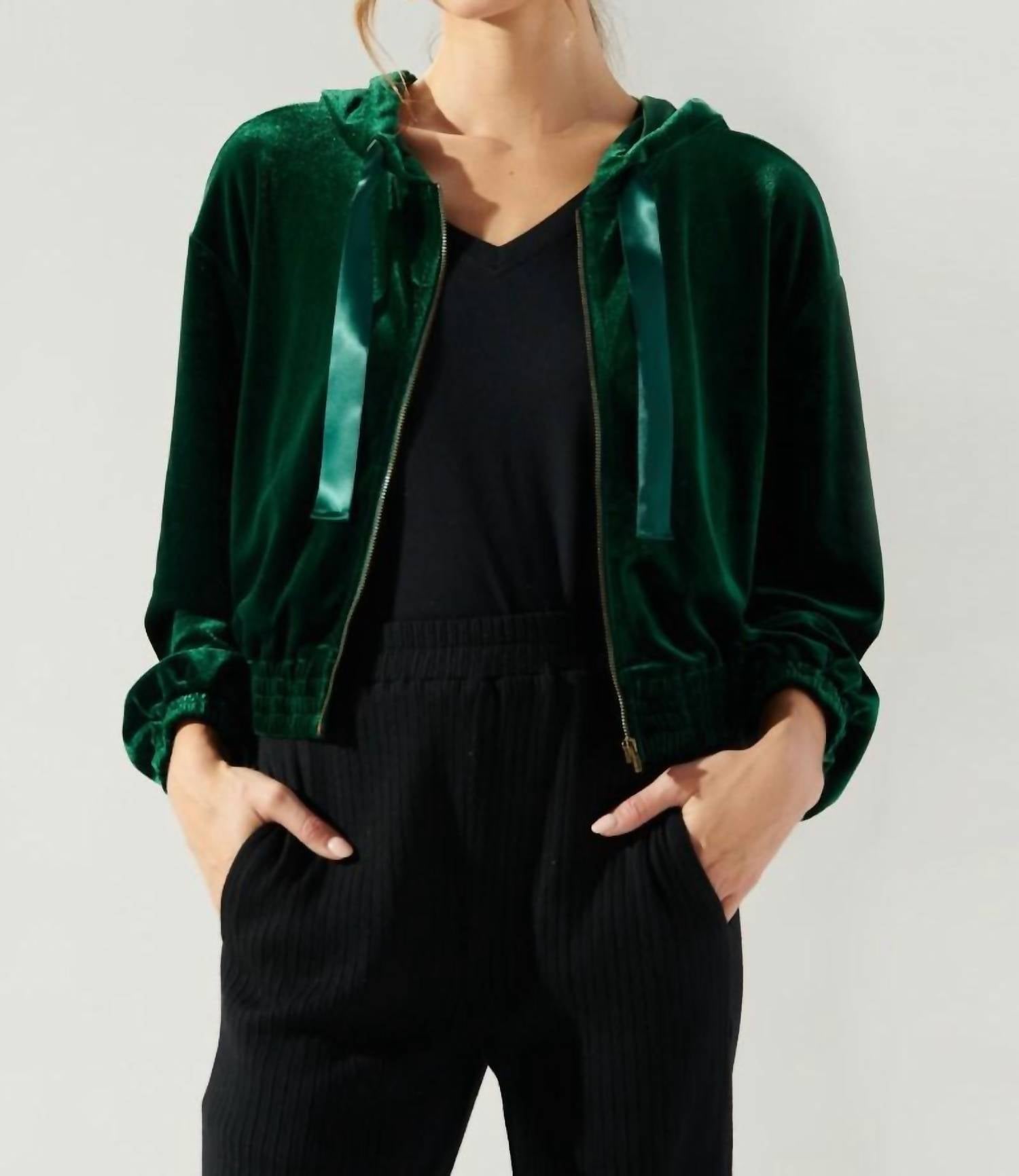 

Эверсон Бархатная укороченная худи с молнией в изумрудном цвете SUGARLIPS, изумрудный
