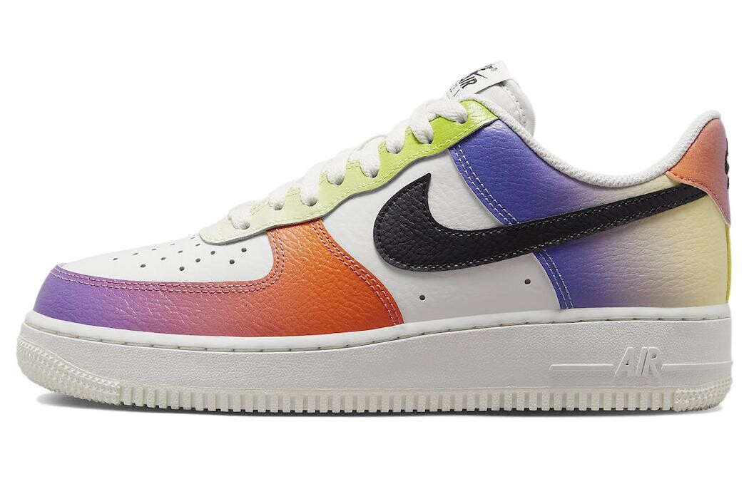 

Кроссовки Nike Air Force 1 Low '07 с разноцветным градиентом (женские)