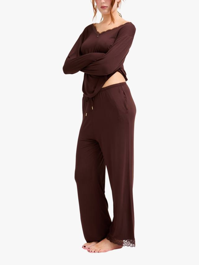 

Бамбуковый комплект пижамы с кружевом и v-образным вырезом Pretty You London, Chocolate