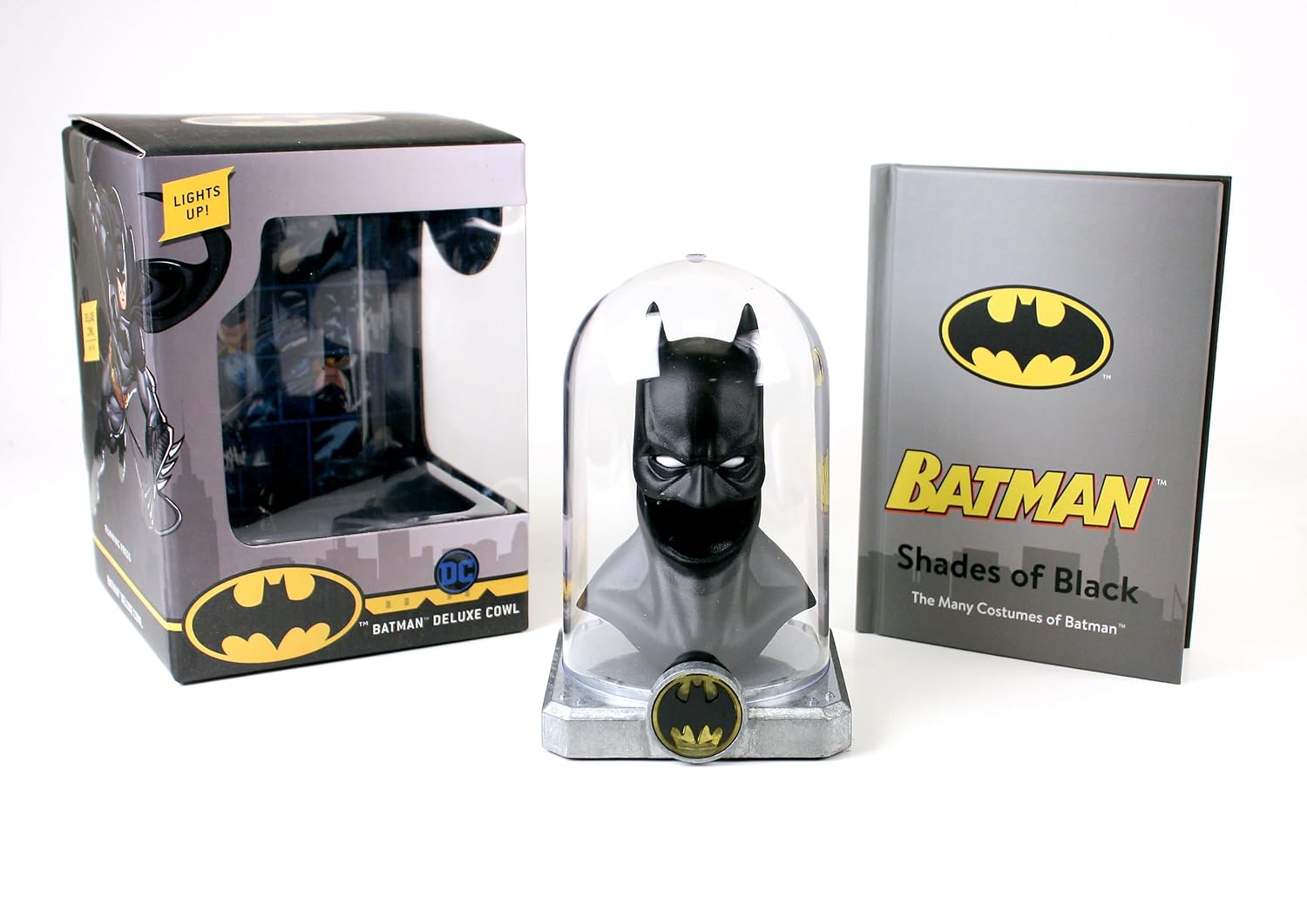 

Batman Deluxe Cowl Lights Up (Running Press Adult)
