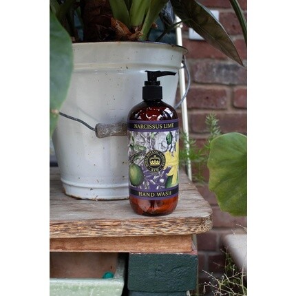 The English Soap Company Kew Gardens Роскошный гель для рук и тела с алоэ вера и витамином Е, запах нарцисса и лайма, 500 мл — фото 3